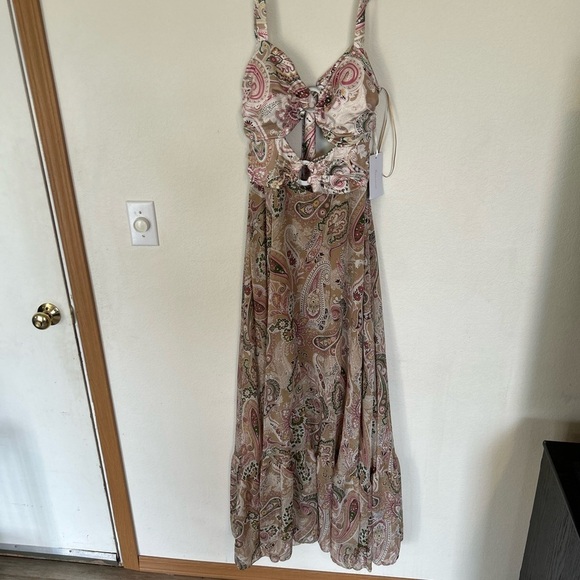 NWT Rose Velvet Large Paisley Print Maxi Dress Front & Back Cutouts - Picture 2 of 15
